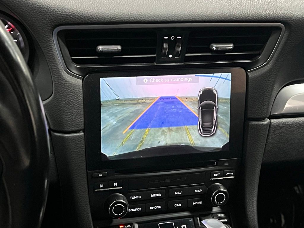 Vehicle image 17 of 44