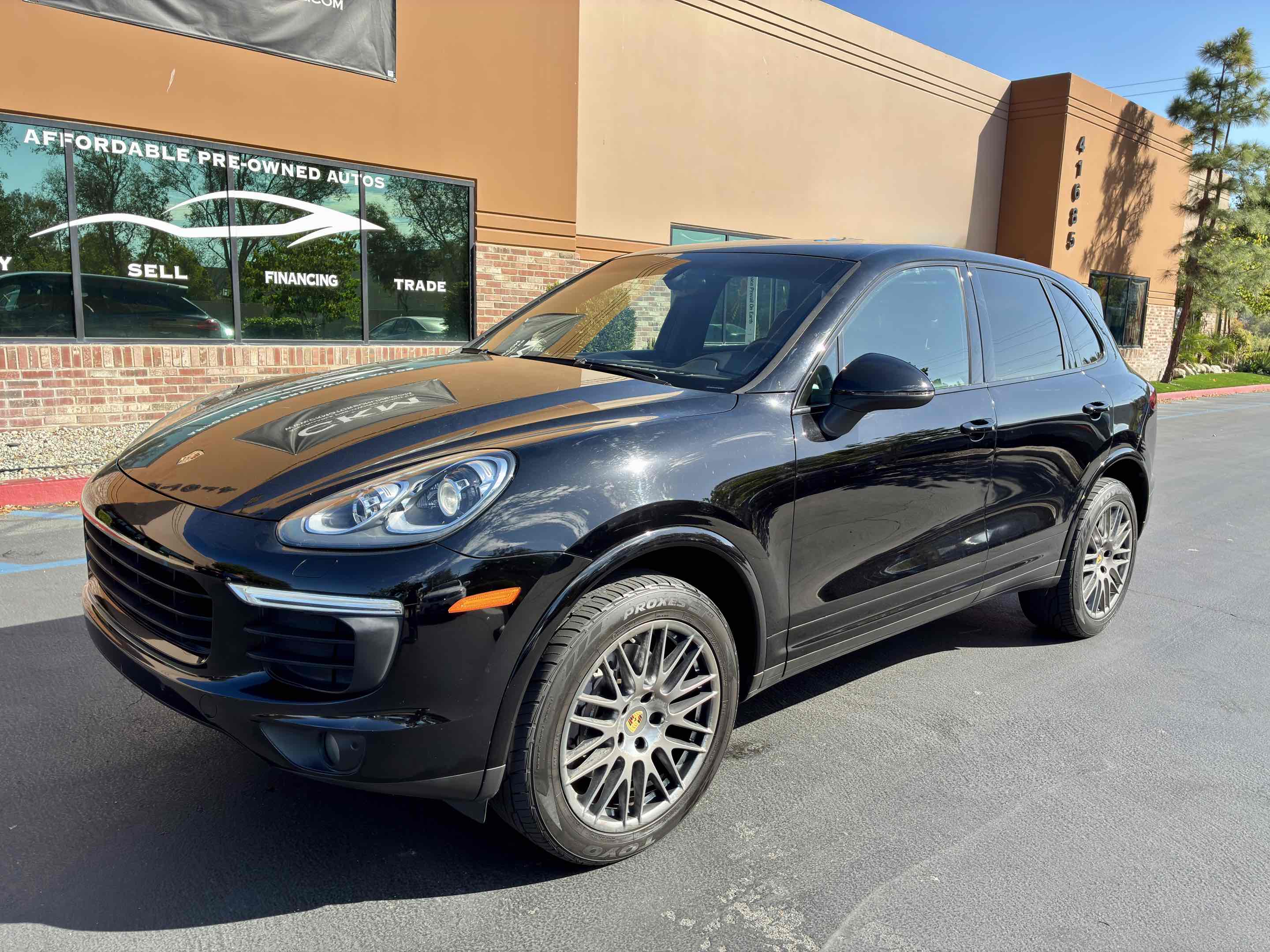 2017 Porsche Cayenne Base Image 1 of 69