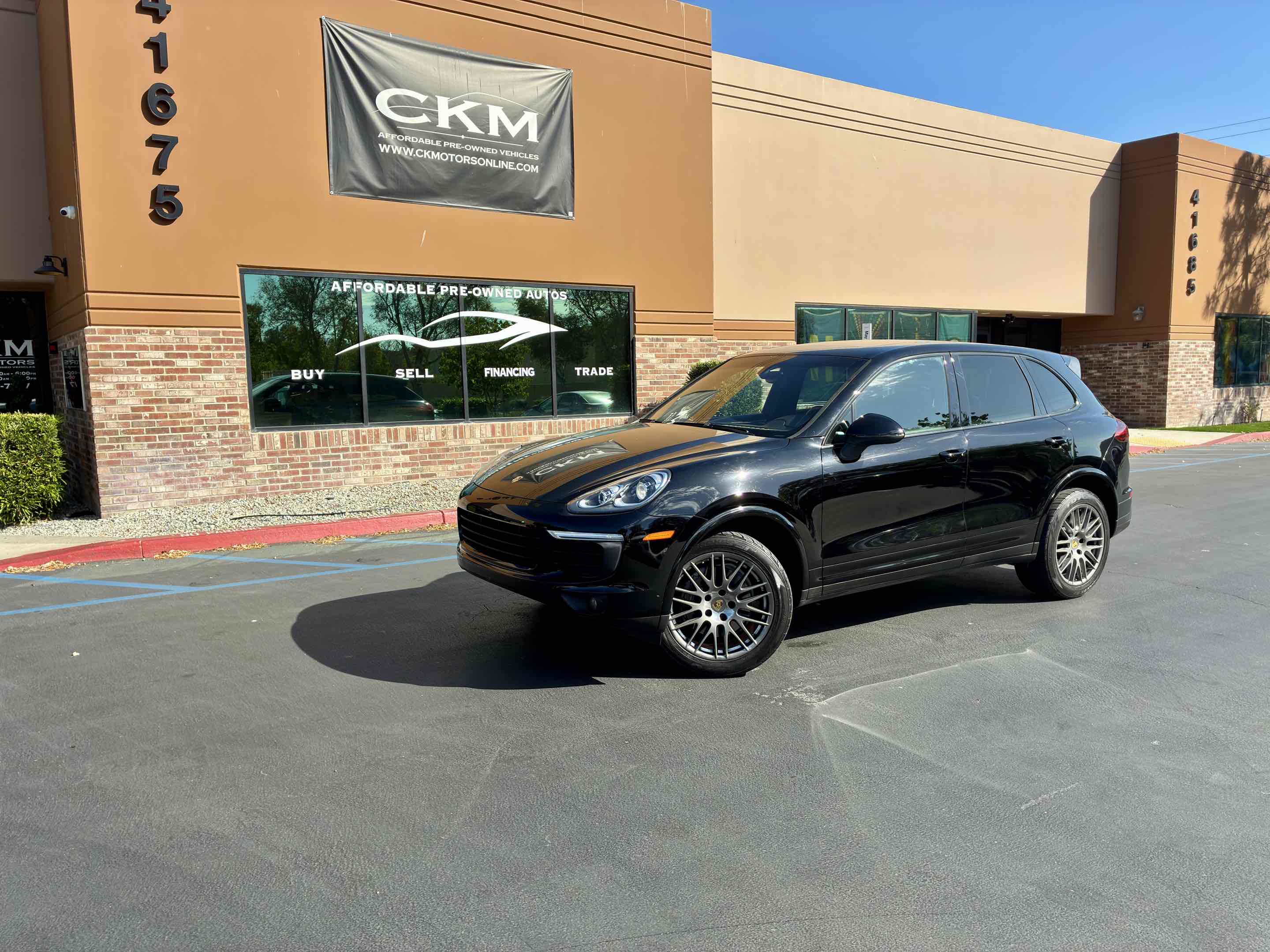 2017 Porsche Cayenne Base Image 3 of 69