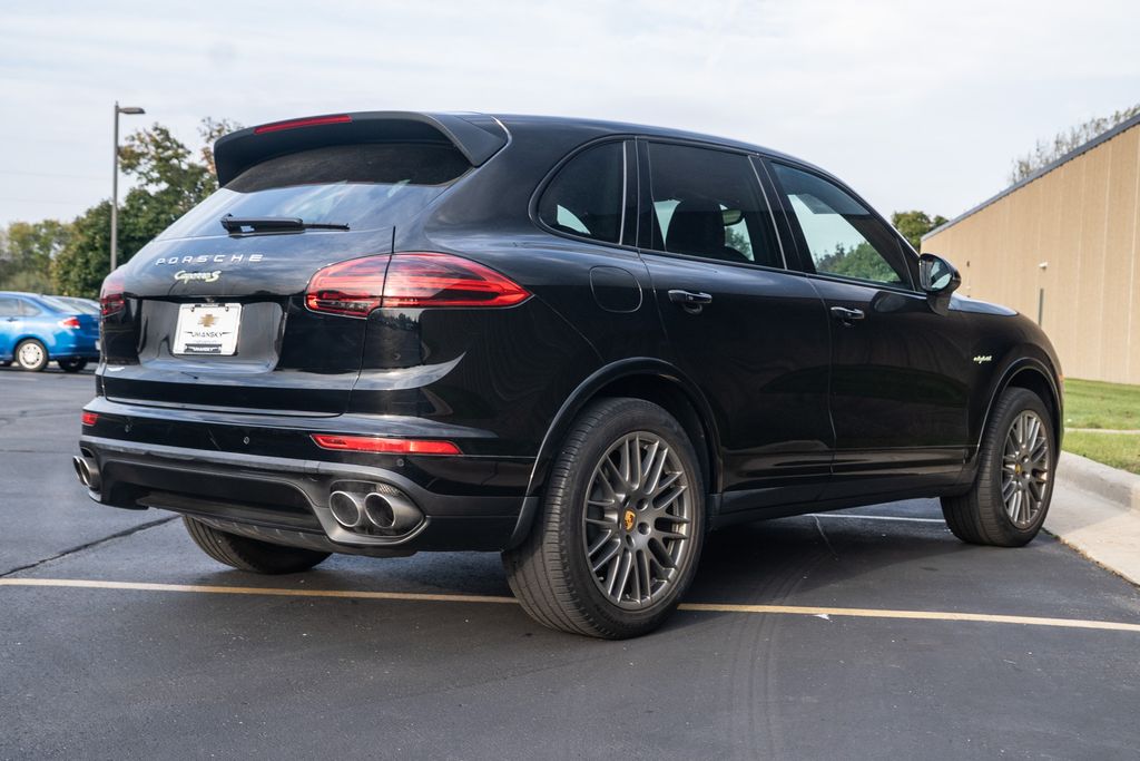 2017 Porsche Cayenne E-Hybrid S Image 5 of 41