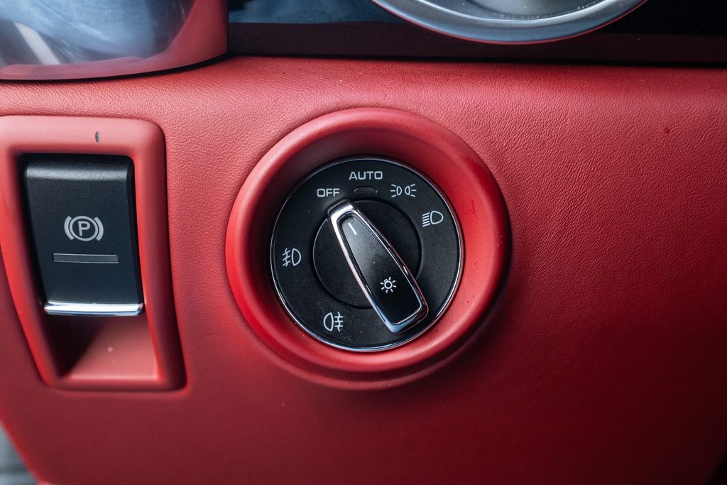 2017 Porsche Cayenne E-Hybrid S Image 41 of 41