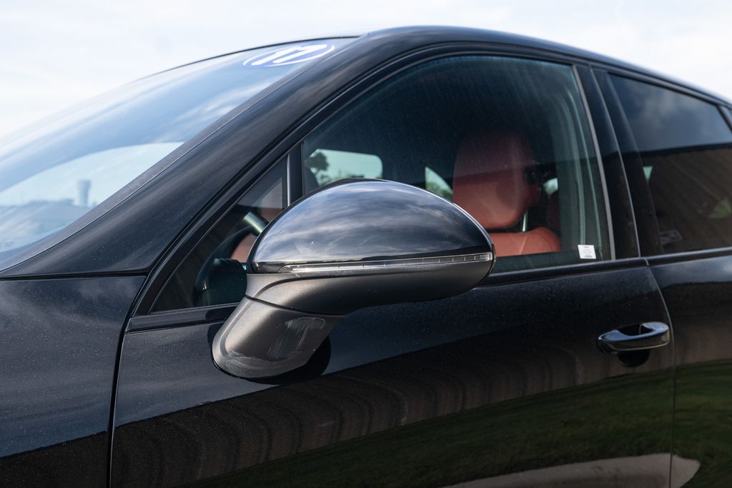 2017 Porsche Cayenne E-Hybrid S Image 33 of 41