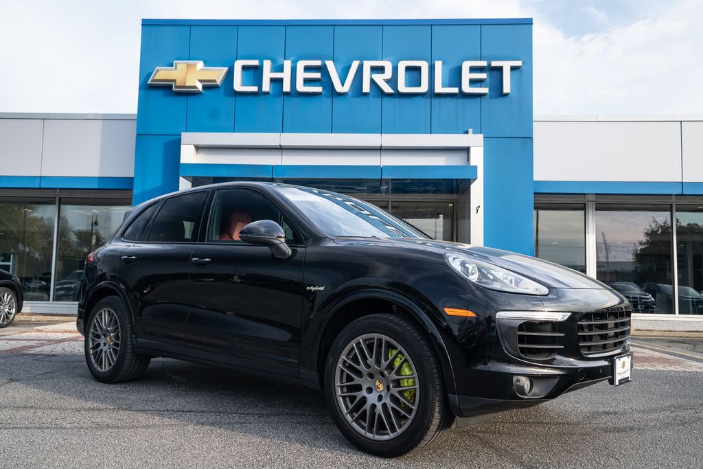 2017 Porsche Cayenne E-Hybrid S Image 4 of 41