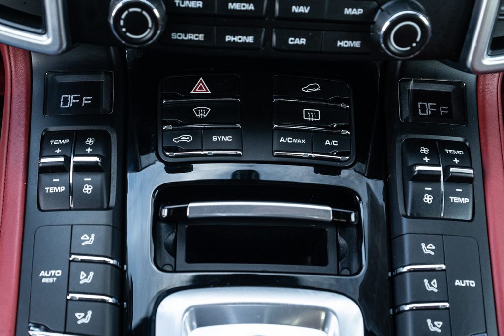 2017 Porsche Cayenne E-Hybrid S Image 22 of 41