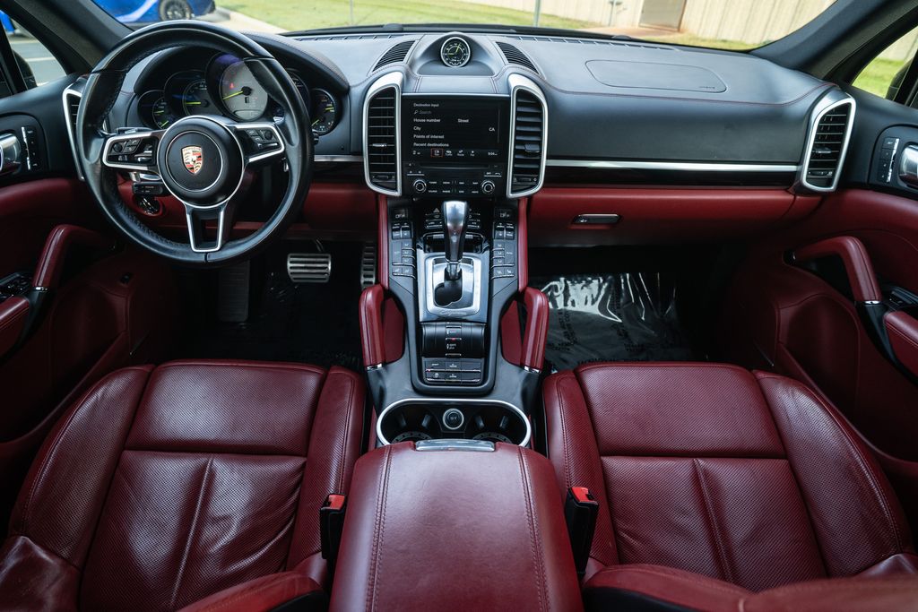 2017 Porsche Cayenne E-Hybrid S Image 16 of 41