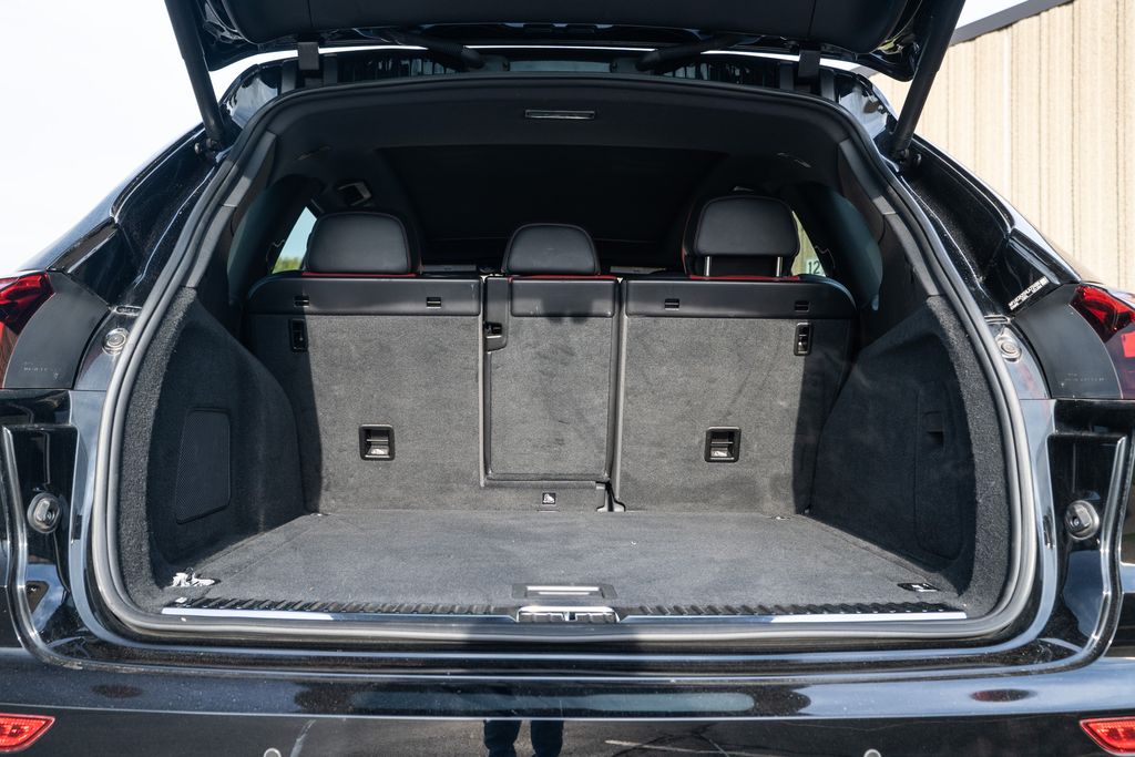 2017 Porsche Cayenne E-Hybrid S Image 10 of 41