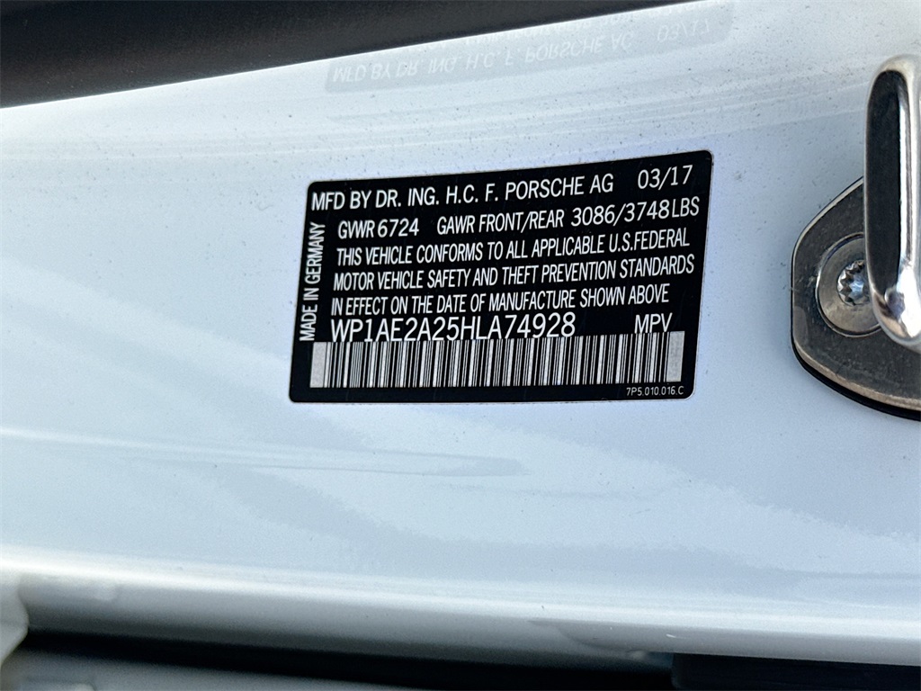 2017 Porsche Cayenne E-Hybrid S Image 27 of 34