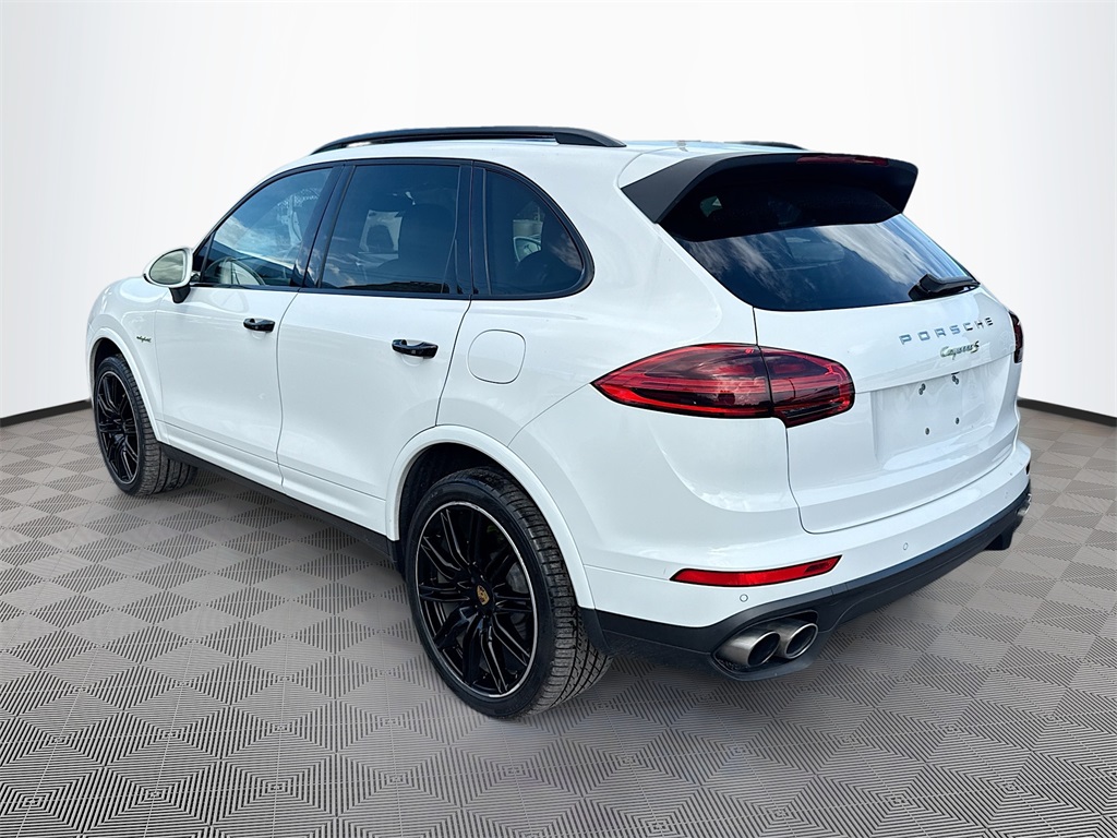 2017 Porsche Cayenne E-Hybrid S Image 6 of 34
