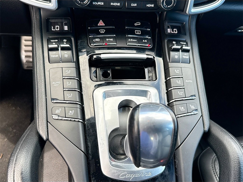 2017 Porsche Cayenne E-Hybrid S Image 21 of 34