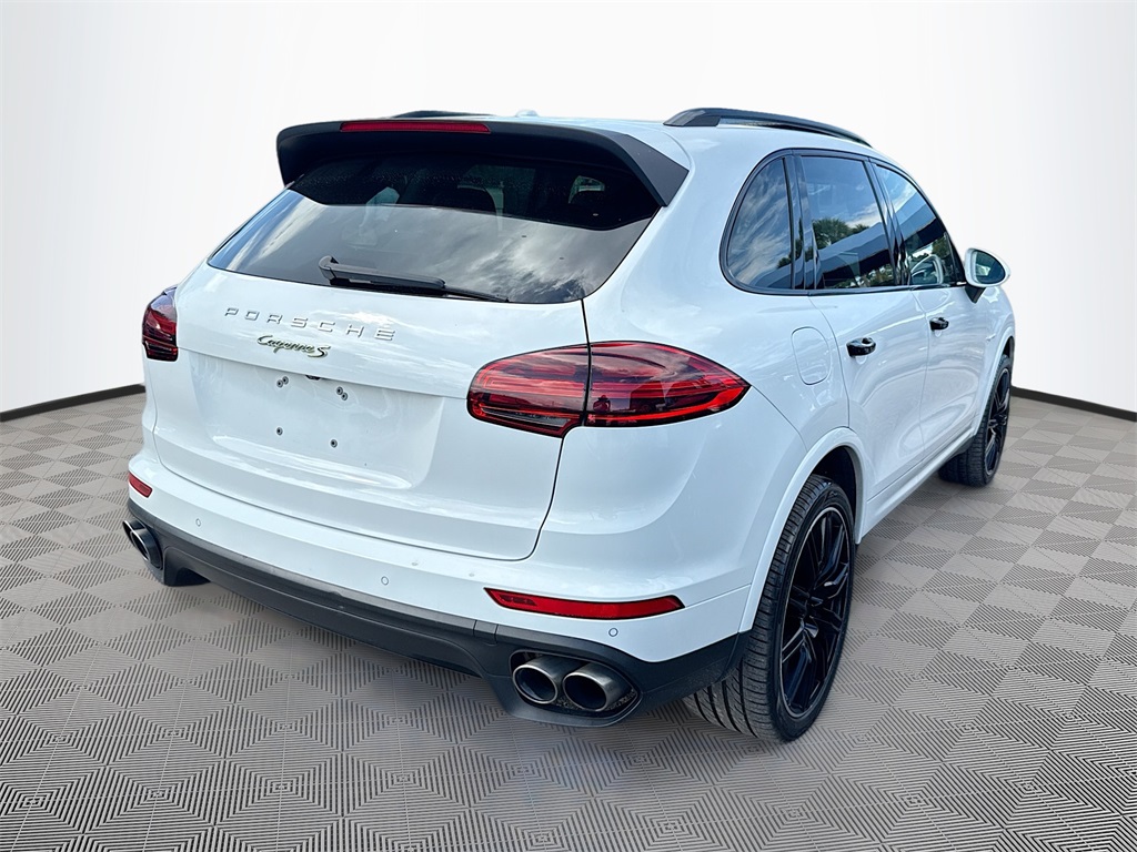 2017 Porsche Cayenne E-Hybrid S Image 4 of 34