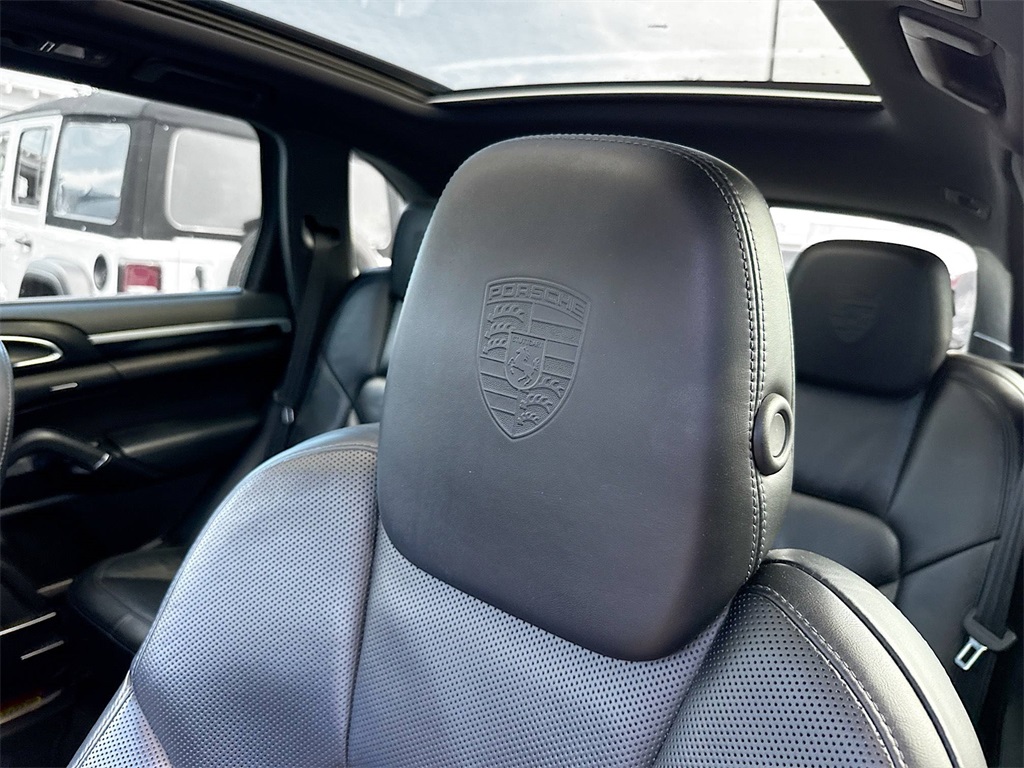 2017 Porsche Cayenne E-Hybrid S Image 31 of 34