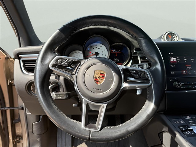 2017 Porsche Macan Base Image 20 of 22