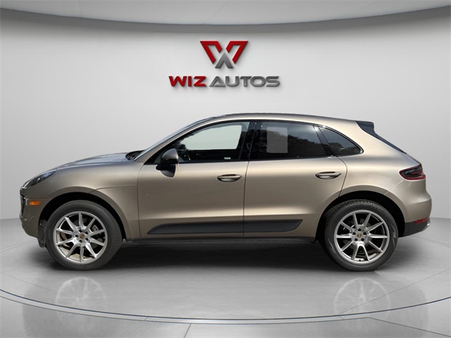 2017 Porsche Macan Base Image 9 of 22