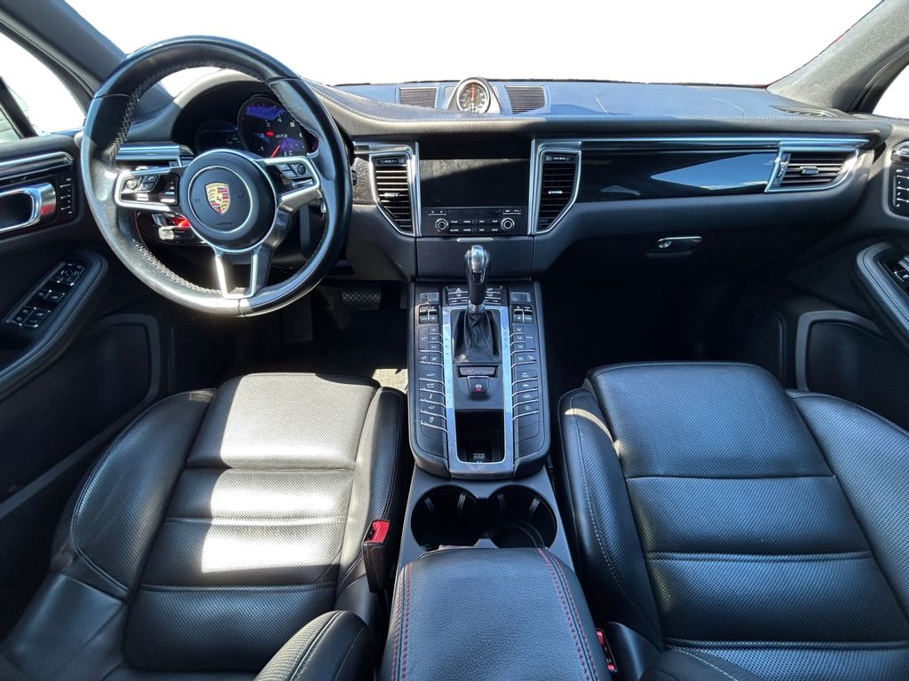 2017 Porsche Macan GTS Image 16 of 30