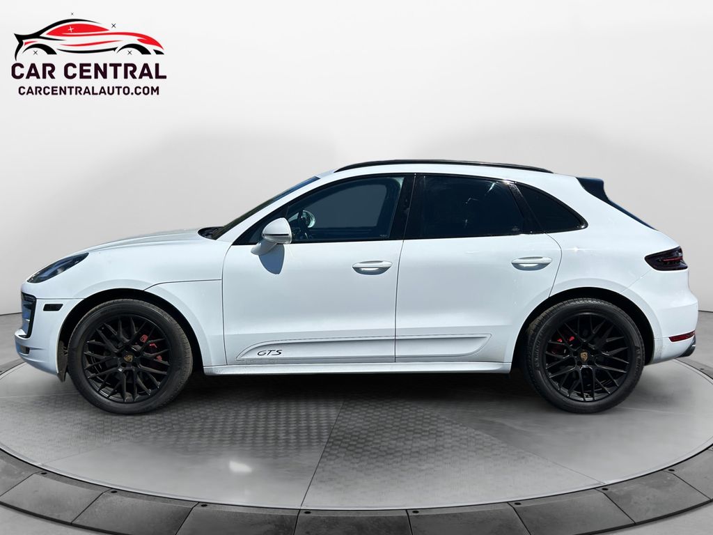 2017 Porsche Macan GTS Image 8 of 30