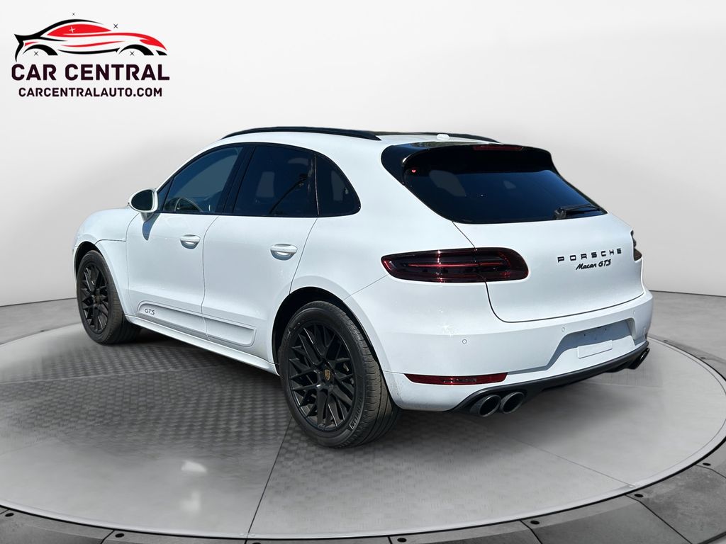 2017 Porsche Macan GTS Image 7 of 30