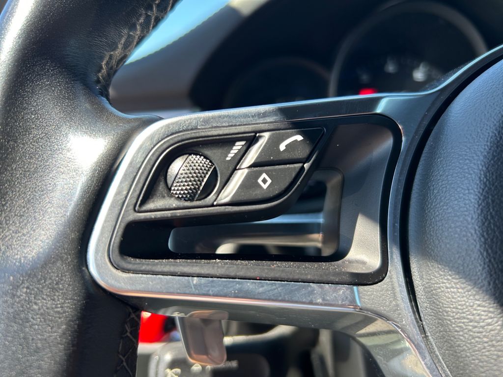 2017 Porsche Macan GTS Image 22 of 30