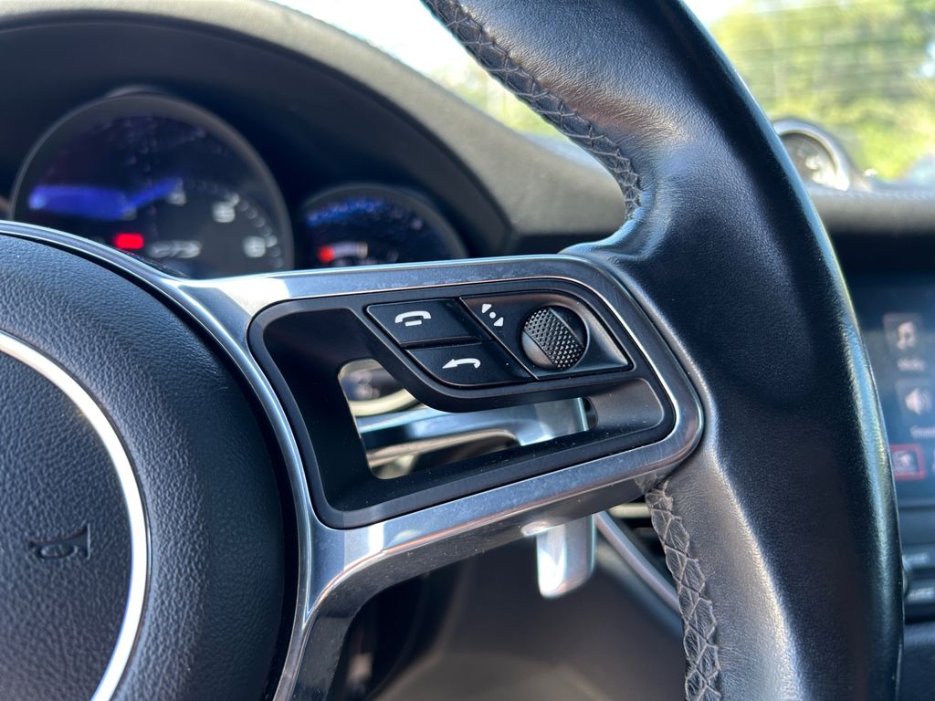 2017 Porsche Macan GTS Image 30 of 30