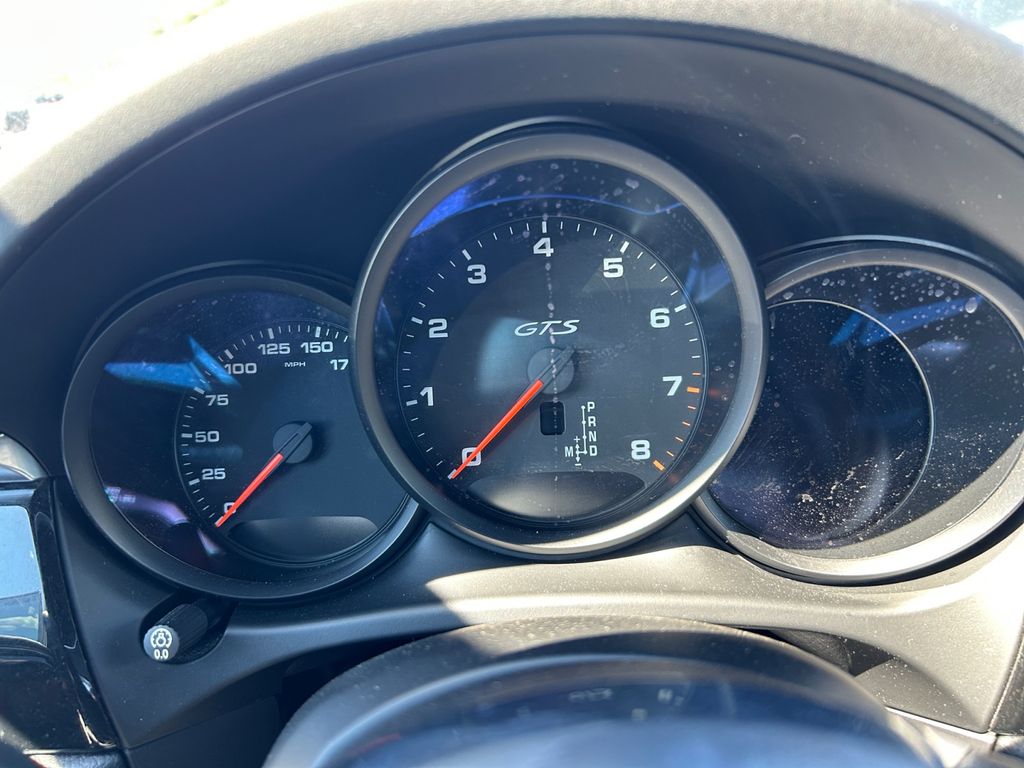 2017 Porsche Macan GTS Image 18 of 30