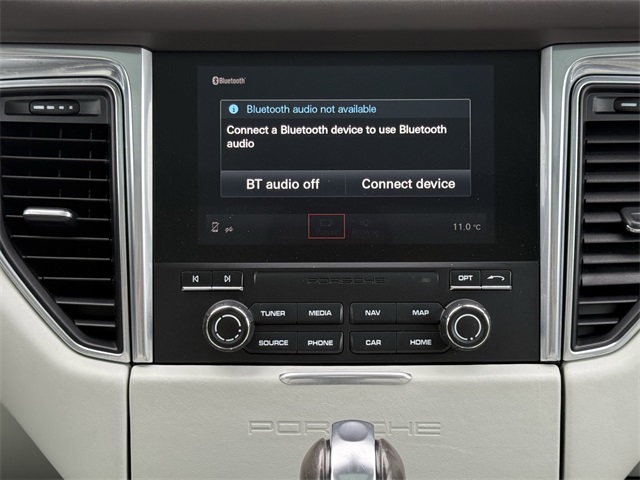 Vehicle image 22 of 25