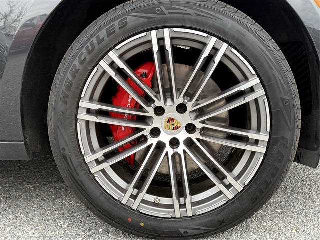 Vehicle image 9 of 25