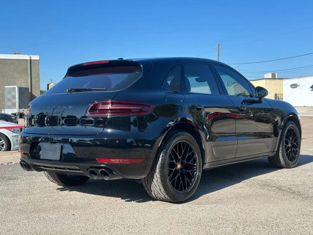 2017 Porsche Macan GTS Image 7 of 38