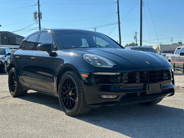 2017 Porsche Macan GTS Image 5 of 38