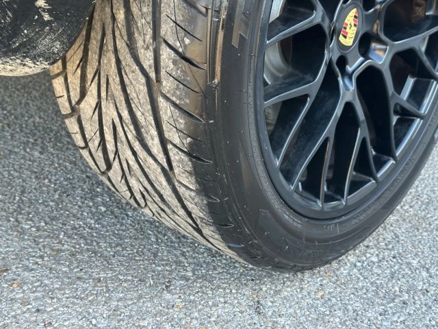 2017 Porsche Macan GTS Image 17 of 38