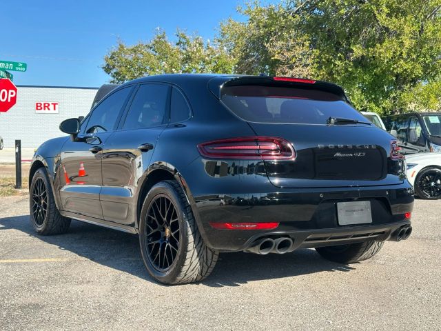 2017 Porsche Macan GTS Image 10 of 38