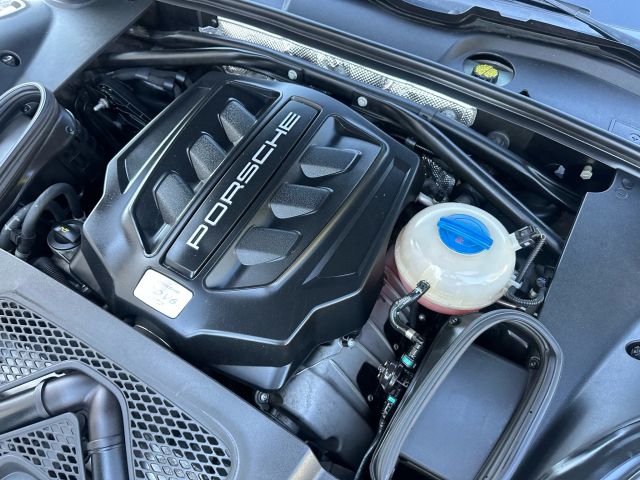 2017 Porsche Macan GTS Image 38 of 38