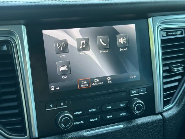 2017 Porsche Macan GTS Image 26 of 38