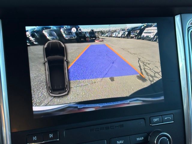 2017 Porsche Macan S Image 24 of 38