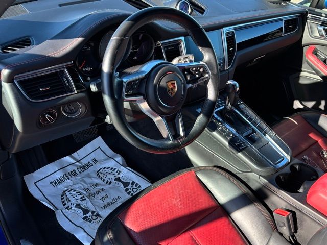 2017 Porsche Macan S Image 18 of 38
