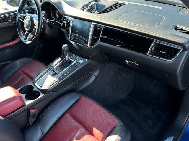 2017 Porsche Macan S Image 16 of 38