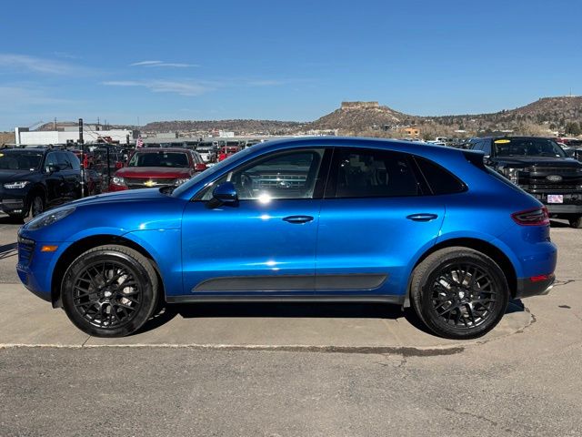 2017 Porsche Macan S Image 8 of 38