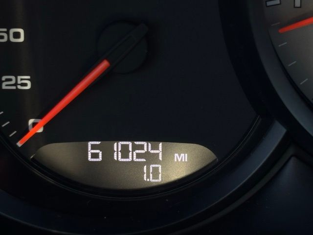 2017 Porsche Macan S Image 23 of 38