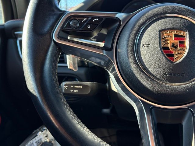 2017 Porsche Macan S Image 20 of 38