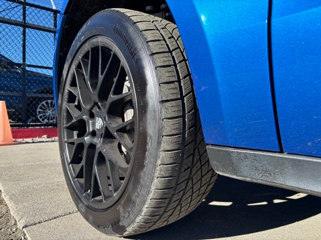 2017 Porsche Macan S Image 10 of 38