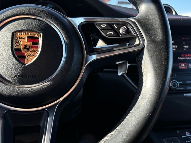 2017 Porsche Macan S Image 19 of 38