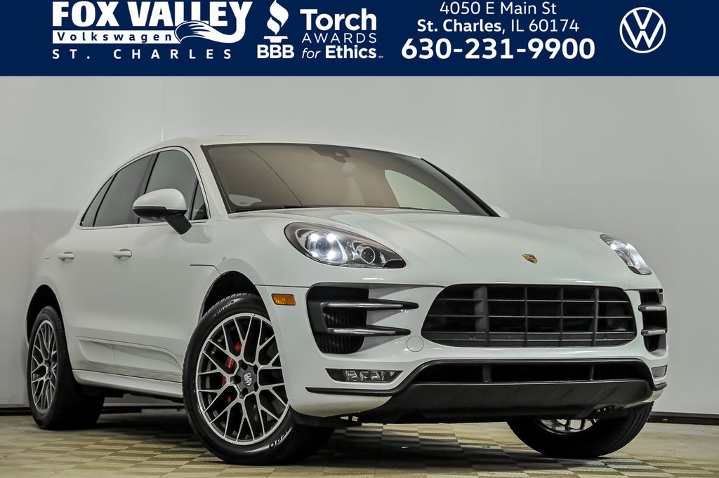 2017 Porsche Macan Turbo Image 3 of 38