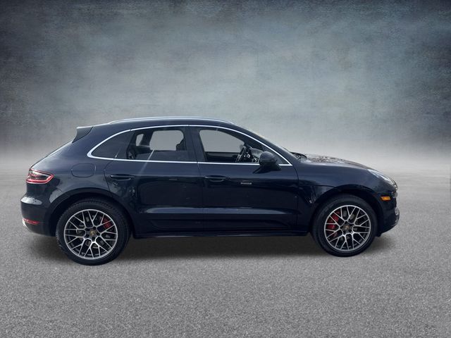 2017 Porsche Macan Turbo Image 4 of 34