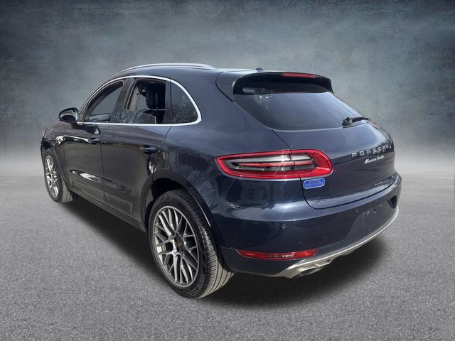 2017 Porsche Macan Turbo Image 7 of 34