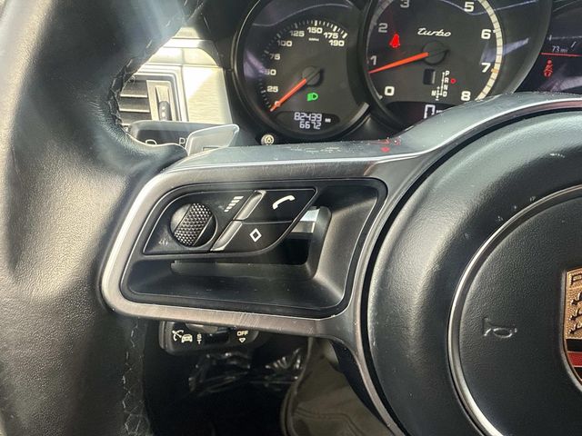 2017 Porsche Macan Turbo Image 15 of 34