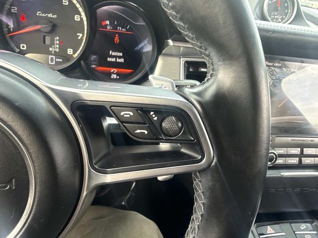 2017 Porsche Macan Turbo Image 31 of 34