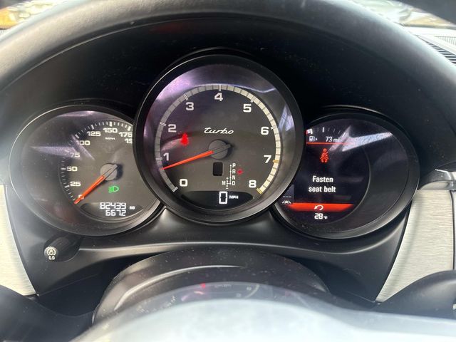 2017 Porsche Macan Turbo Image 14 of 34