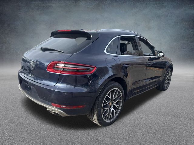 2017 Porsche Macan Turbo Image 5 of 34
