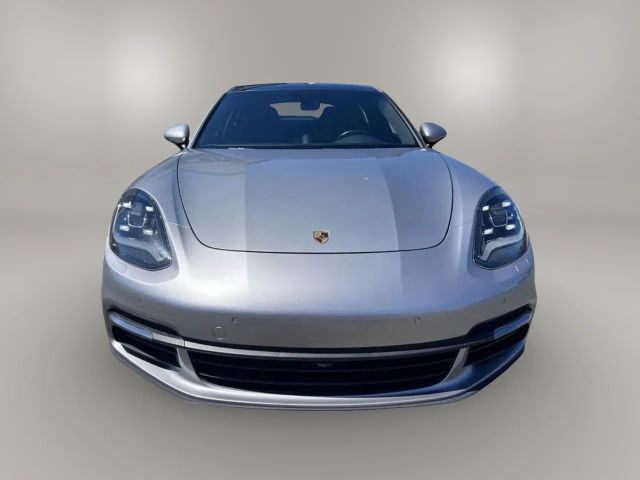 2017 Porsche Panamera 4S Image 3 of 24