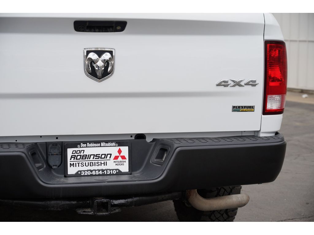 Vehicle image 10 of 28