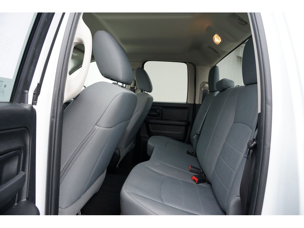 Vehicle image 18 of 28