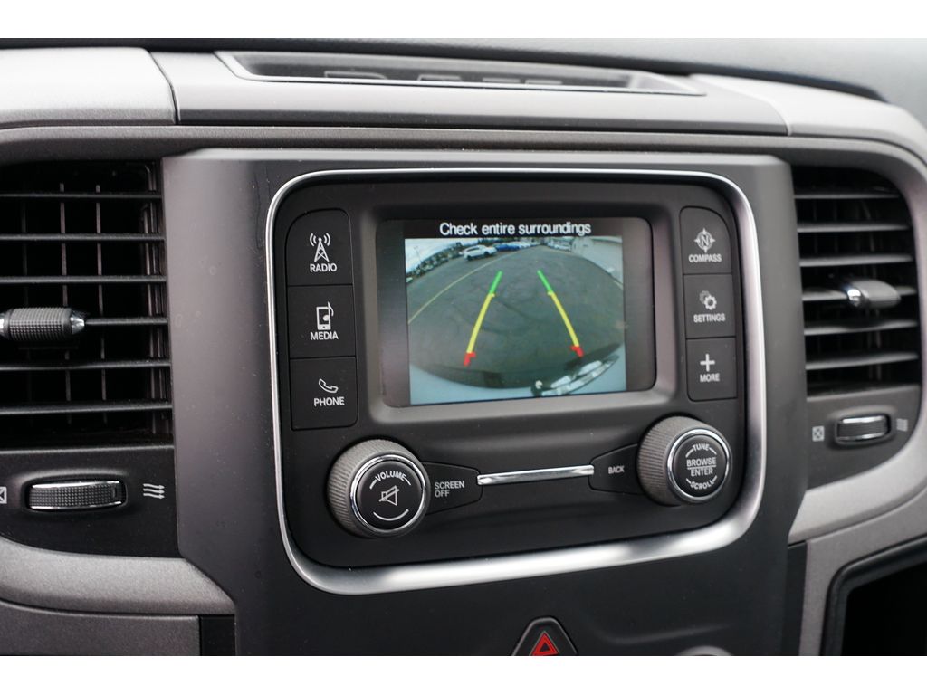 Vehicle image 27 of 28